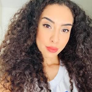 Meet your Posher, Camila